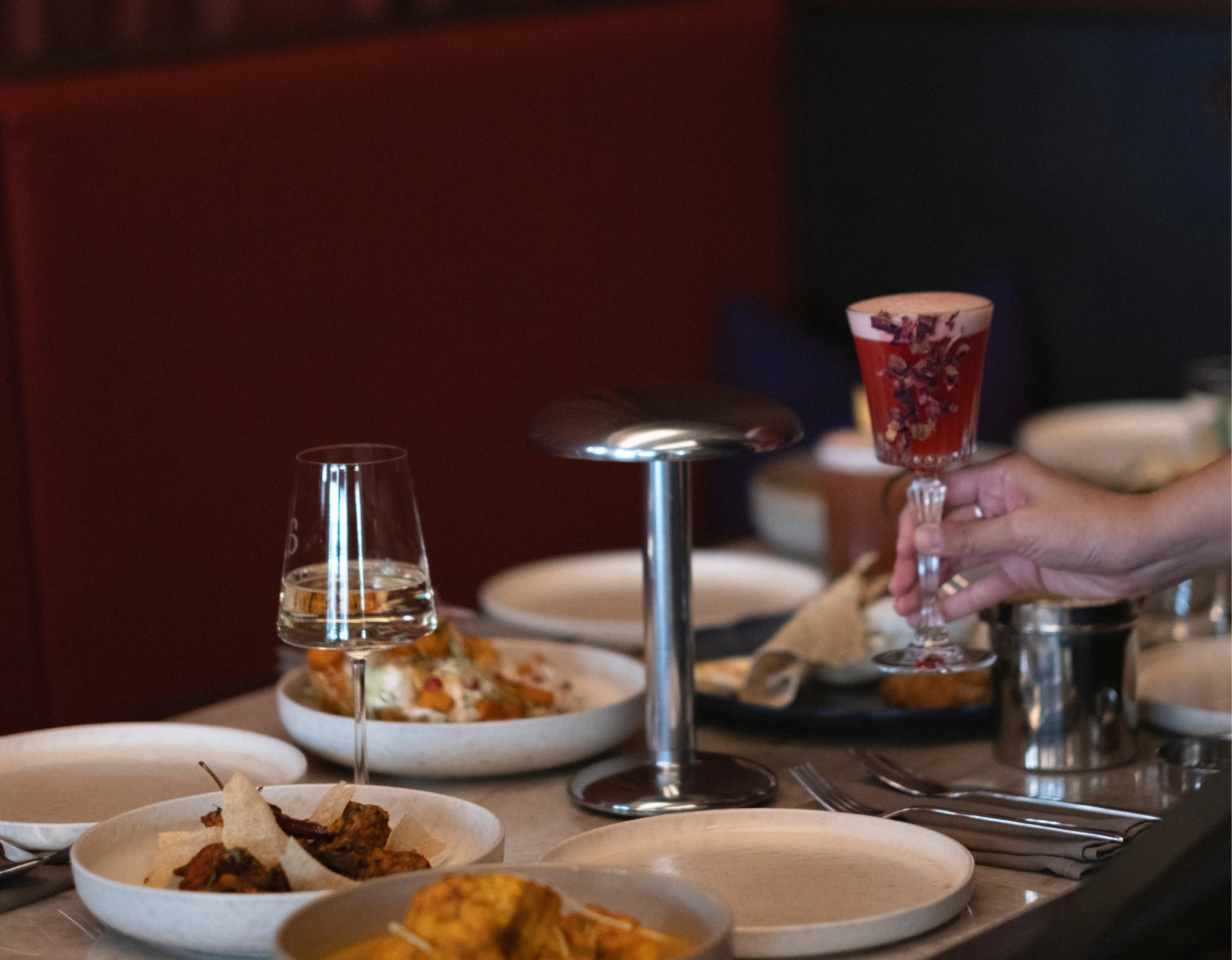 museum der illusionen_authentikka_food_table