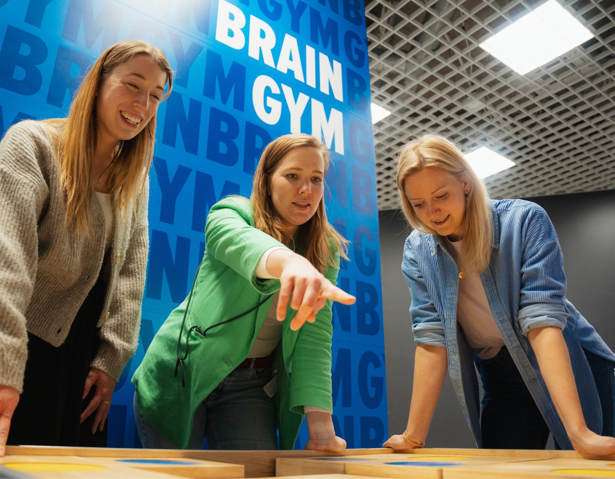 museum der illusionen_brain gym_group_women